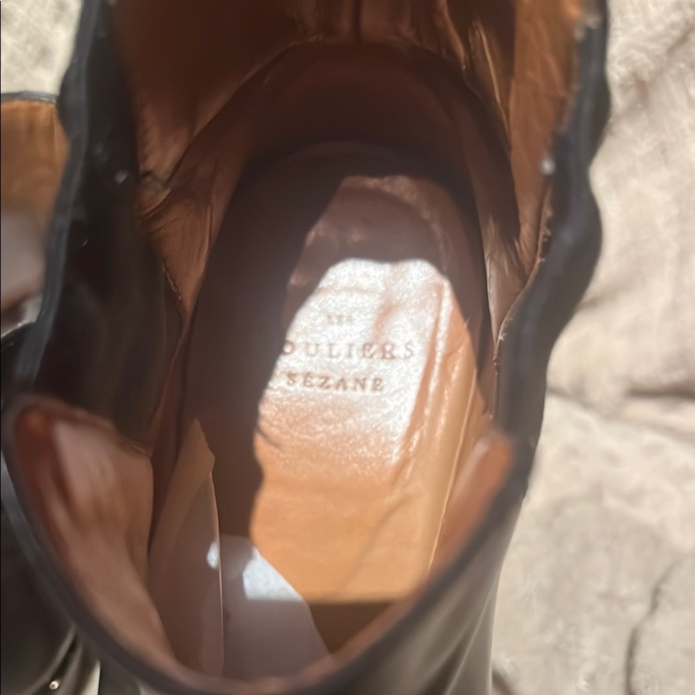 Sezane Black Chelsea Ankle Boots with Elastic Panels - Picture 6 of 7